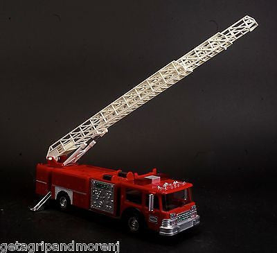 HESS 1986 Toy Fire Truck Bank Red w Ladder and Engine Get A