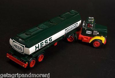 HESS 1984 Toy Truck Bank In Box!