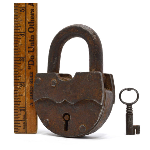 Antique BIG 4.25" IRON PADLOCK Unbranded/Unusual "41 PACK"? Treasure Chest JAIL