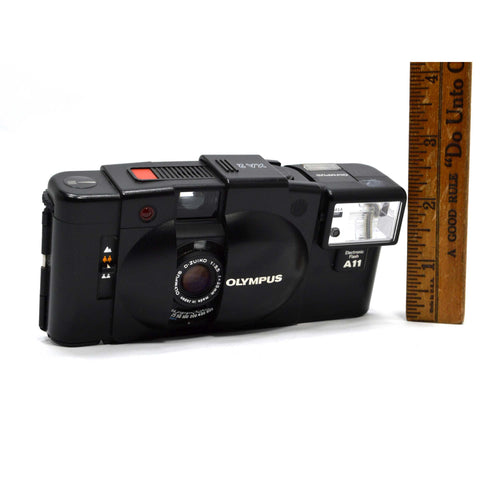 Clean OLYMPUS XA2 FILM CAMERA 35mm Point &Shoot BLACK+ A11 Flash EX but UNTESTED