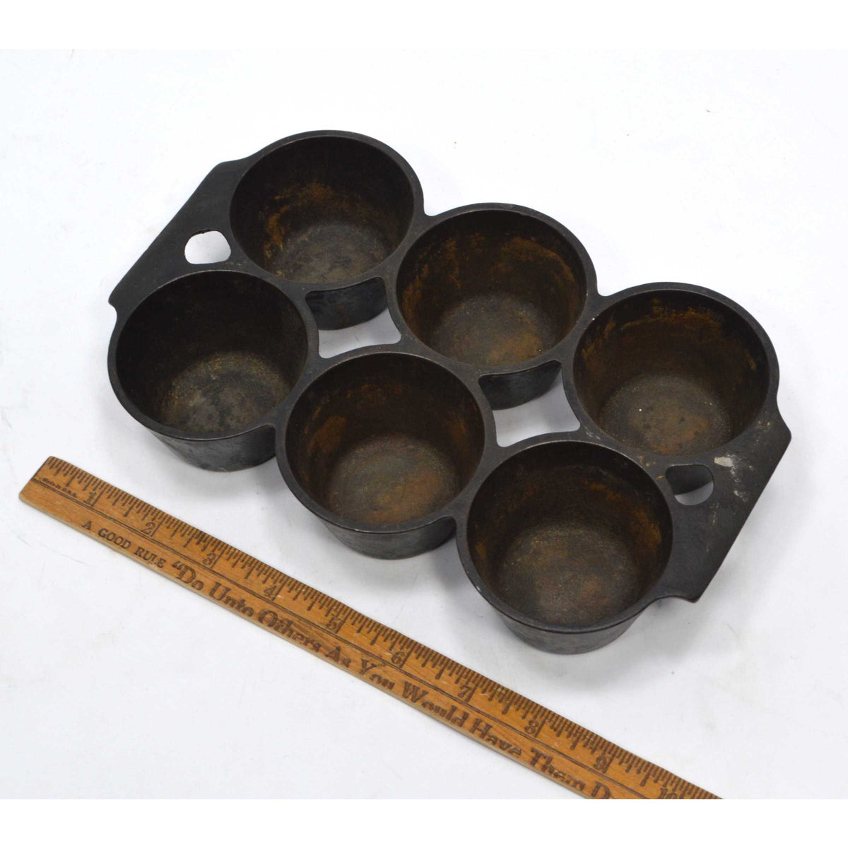 Antique CAST IRON MUFFIN PAN No. 18 6141 by GRISWOLD ERIE PA. 6-Cup – Get  A Grip & More