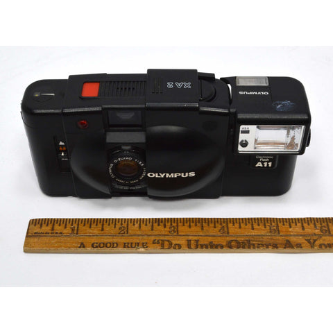Clean OLYMPUS XA2 FILM CAMERA 35mm Point &Shoot BLACK+ A11 Flash EX but UNTESTED