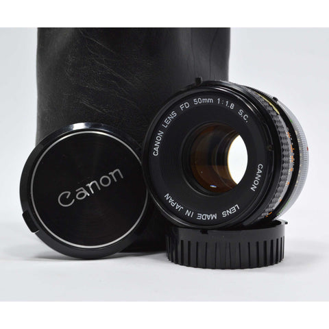 Looks Good "CANON FD" CAMERA LENS 1:1.8 S.C Serial: 600705 in LEATHER CASE/POUCH