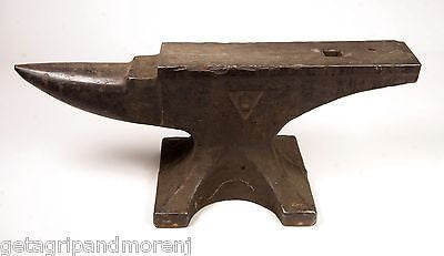 1903-1978  VINTAGE SMALL LITTLE ANVIL - COLLECTIBLE - purchased in FINLAND