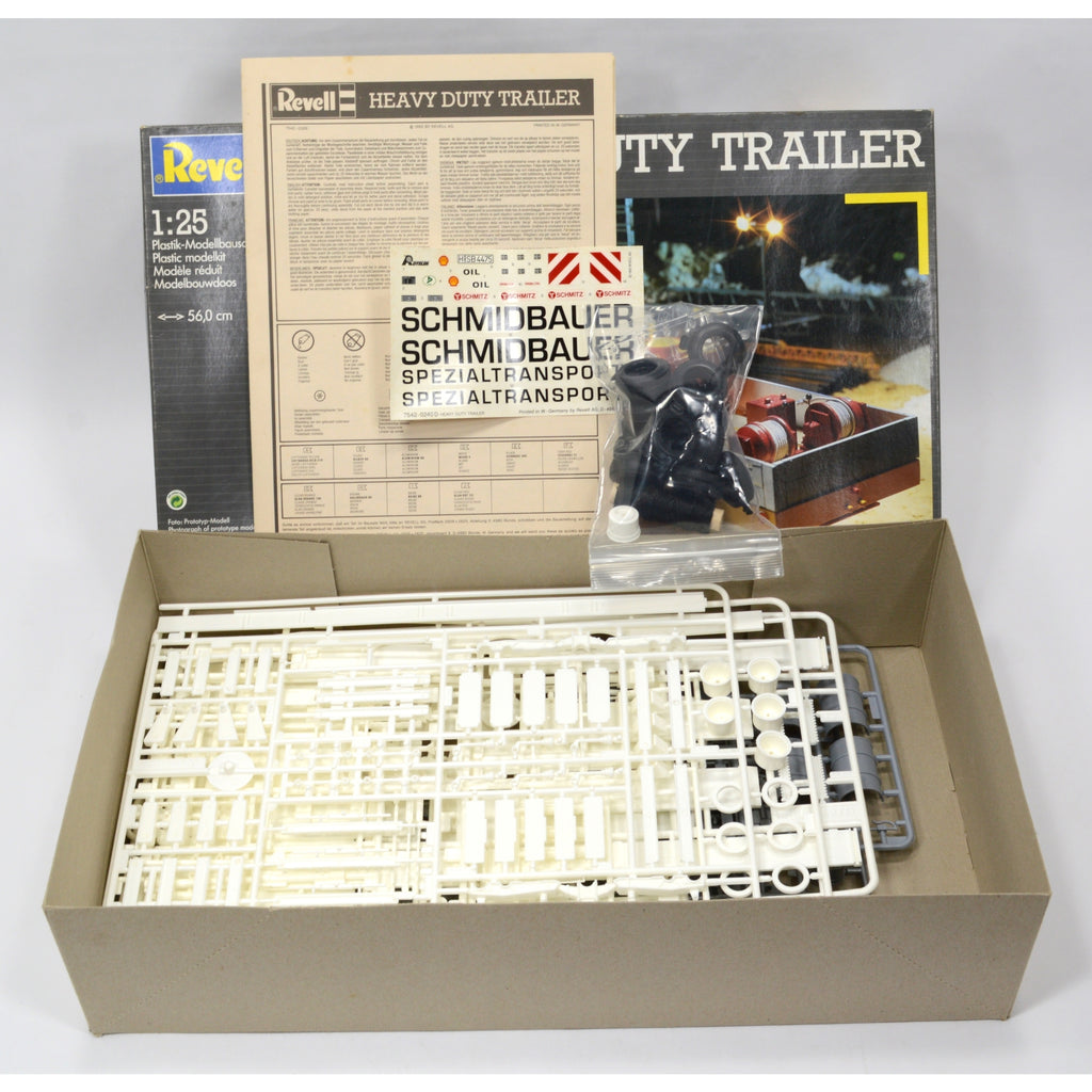 100% Complete! REVELL 1:25 Scale Model Kit 