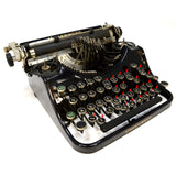 Vintage UNDERWOOD UNIVERSAL PORTABLE TYPEWRITER in Orig. Case c.1937 SER: 888822