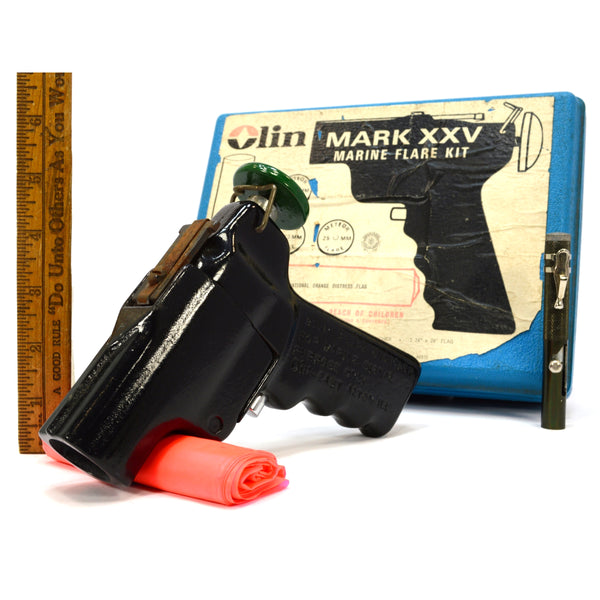 Vintage OLIN MARK XXV MARINE FLARE KIT in Original Case SIGNAL GUN + Flag c.1973