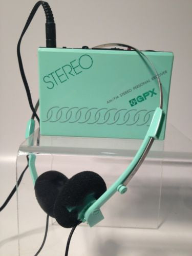 Stereo Gpx Transistor Radio Green With Belt Hook!!